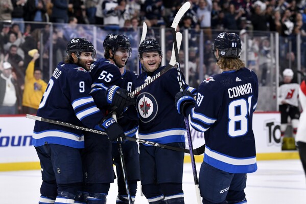 Winnipeg jets scheifele top jersey